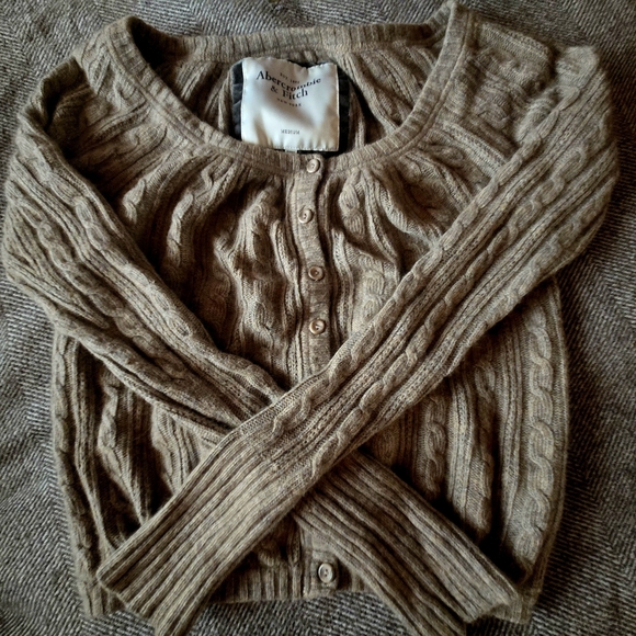 Abercrombie & Fitch Gray Cable Knit Cardigan - Picture 2 of 3